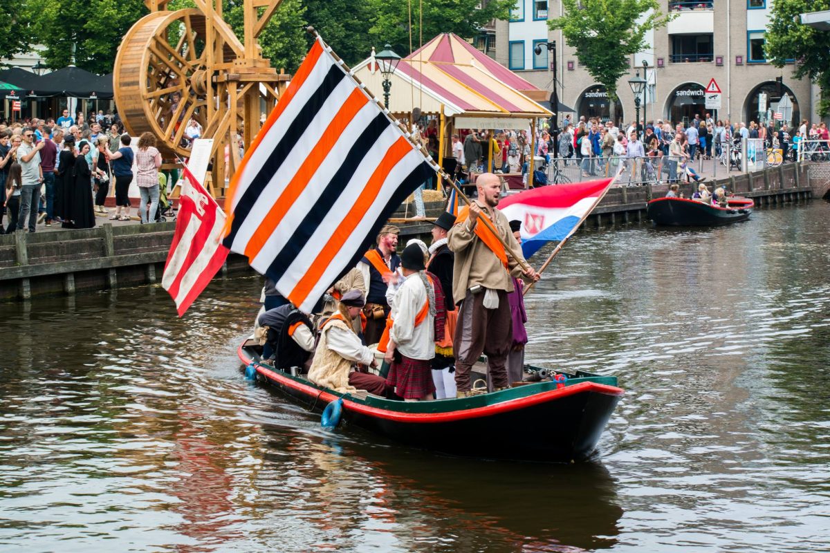 Bezoekers tijdens Kaeskoppenstad